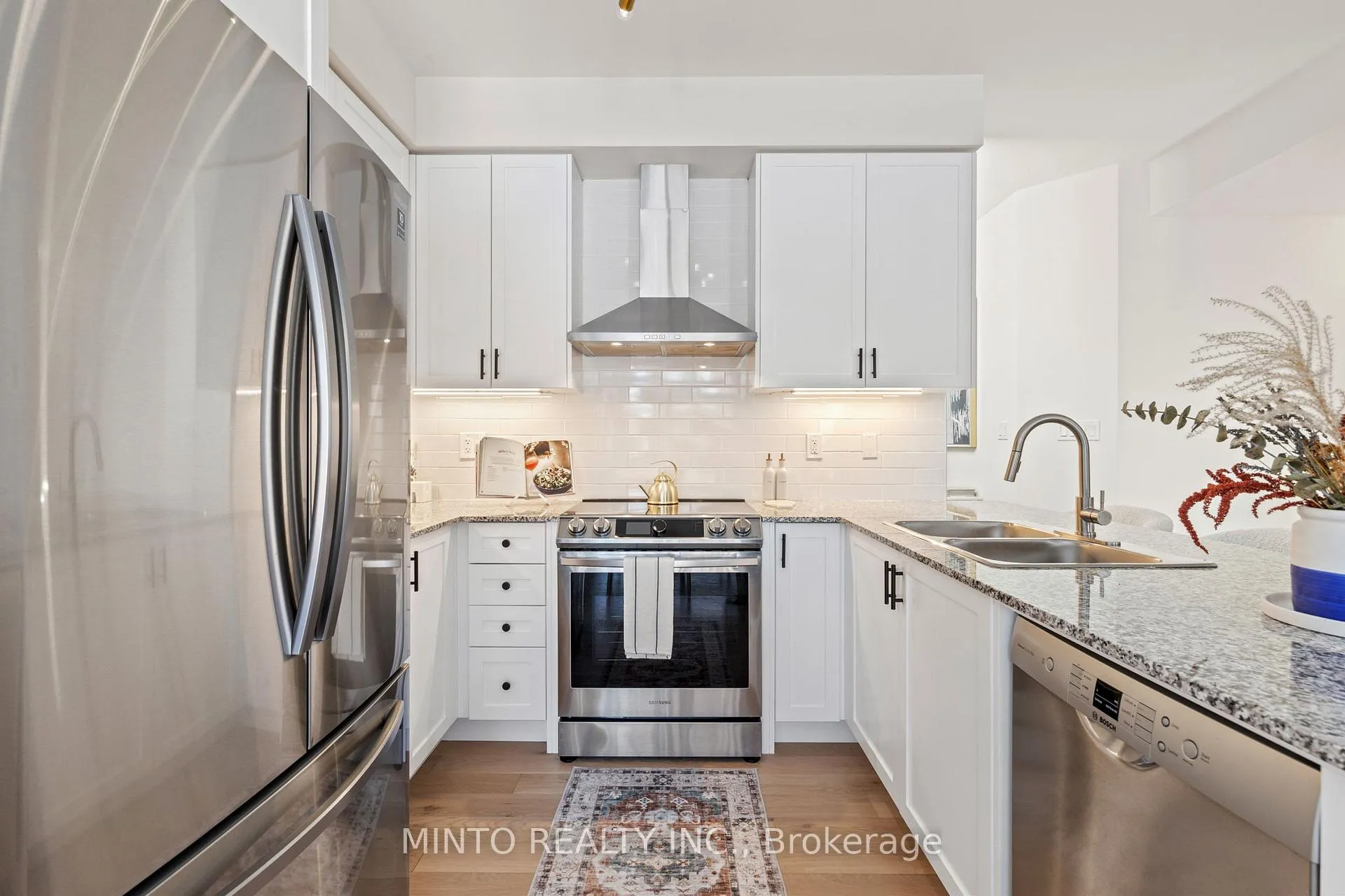 Photo 14 of 54 Canard Drive, Vaughan, Kleinburg — HOMEH