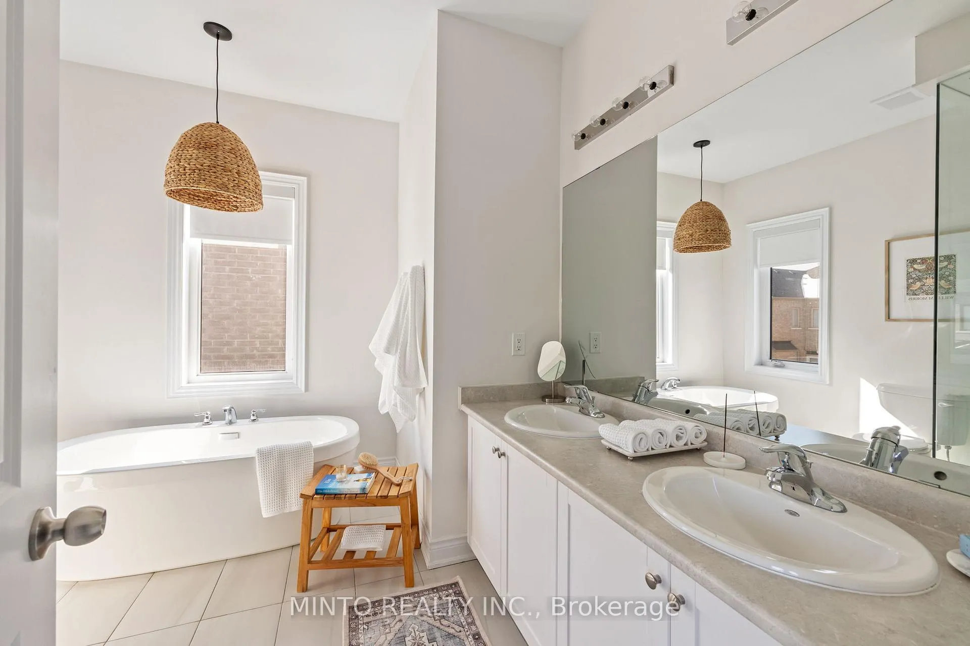 Photo 23 of 54 Canard Drive, Vaughan, Kleinburg — HOMEH