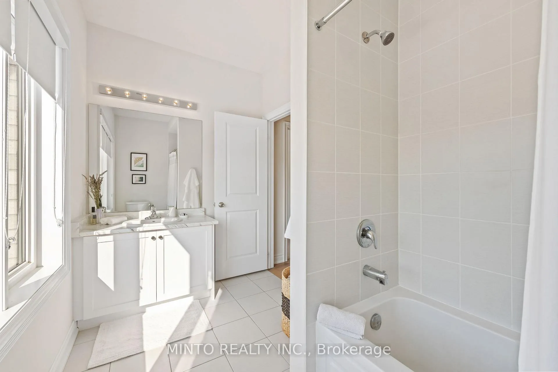 Photo 29 of 54 Canard Drive, Vaughan, Kleinburg — HOMEH
