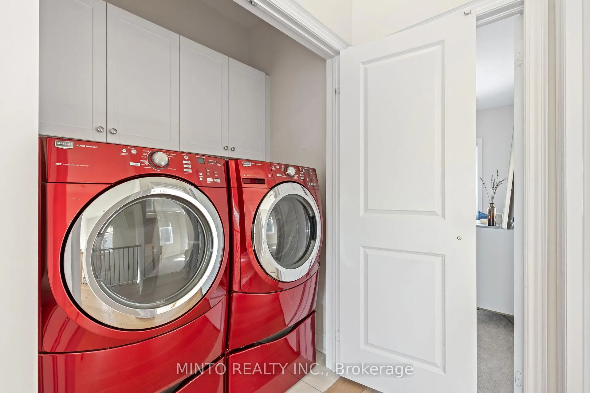 Photo 31 of 54 Canard Drive, Vaughan, Kleinburg — HOMEH