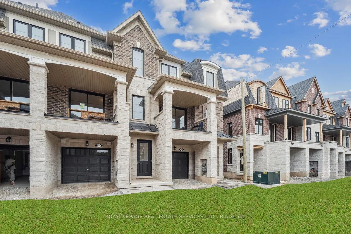Photo 1 of 2096 Fairmont Common, Burlington, Tyandaga — HOMEH