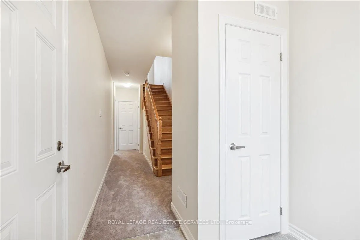 Photo 4 of 2096 Fairmont Common, Burlington, Tyandaga — HOMEH