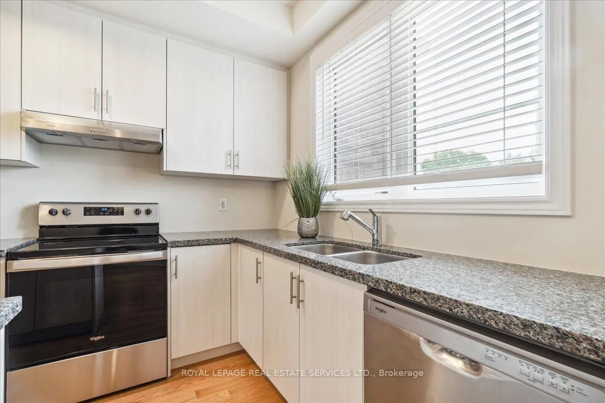 Photo 12 of 2096 Fairmont Common, Burlington, Tyandaga — HOMEH