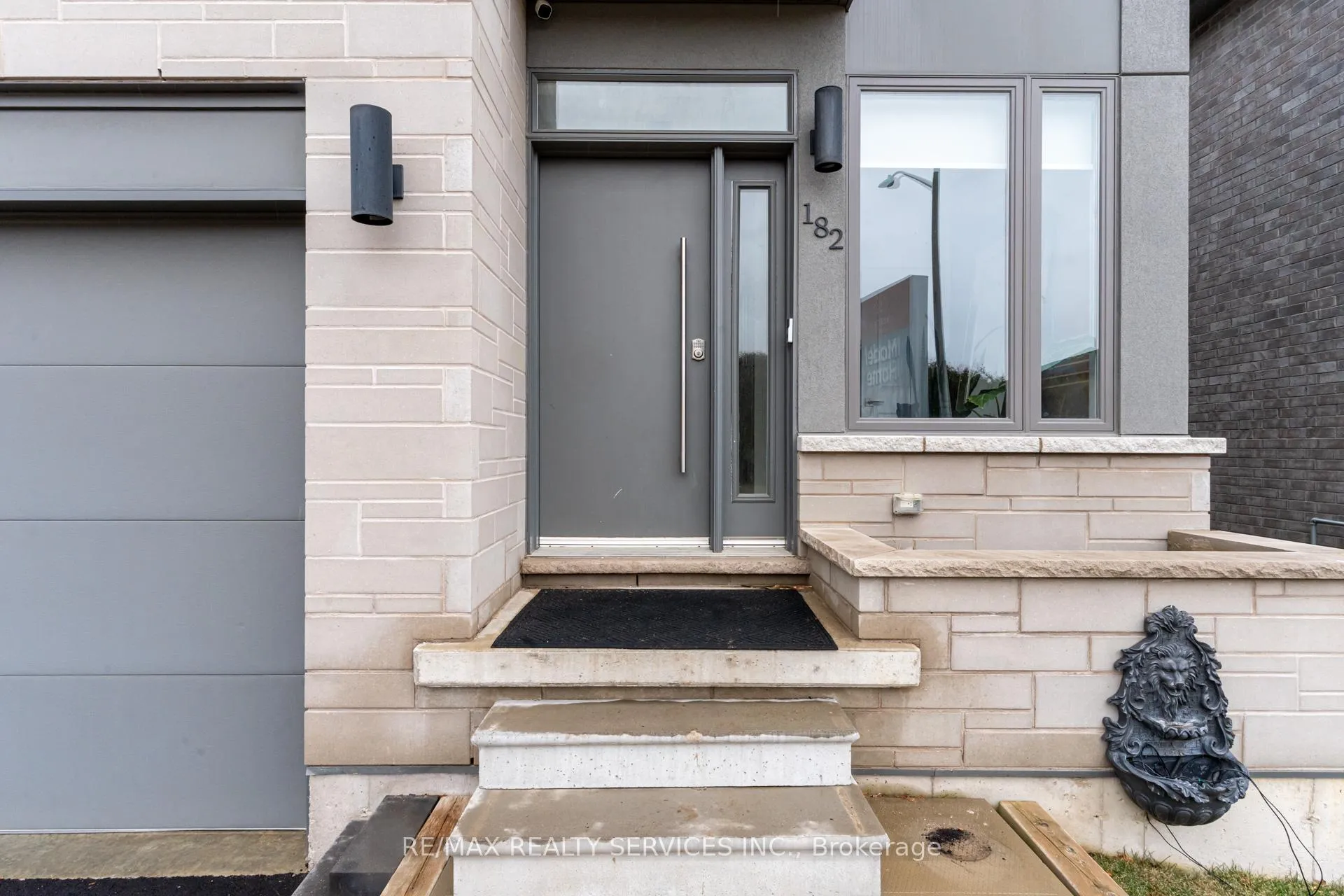 Photo 5 of 182 Klein Circle, Hamilton, Meadowlands — HOMEH