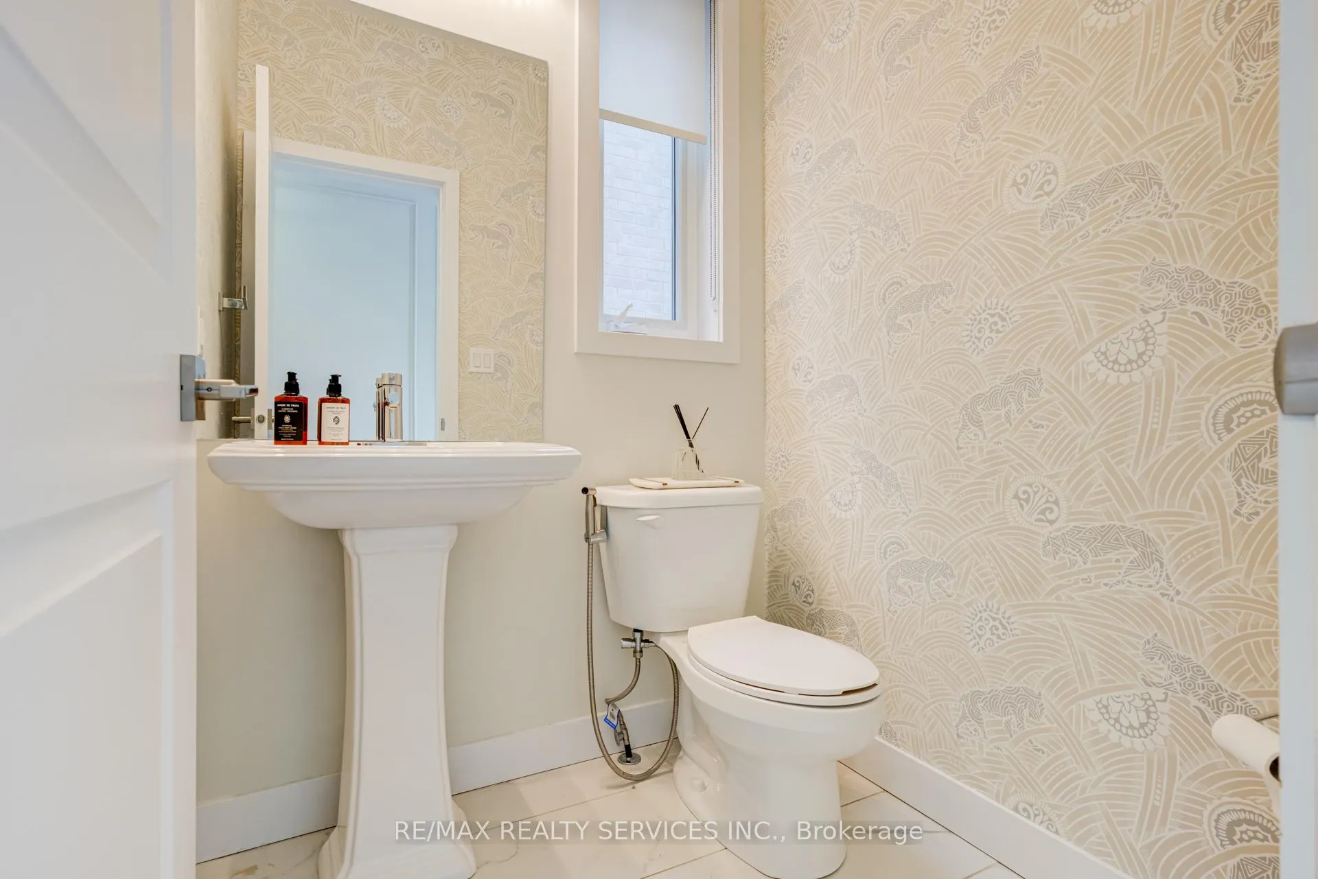 Photo 18 of 182 Klein Circle, Hamilton, Meadowlands — HOMEH