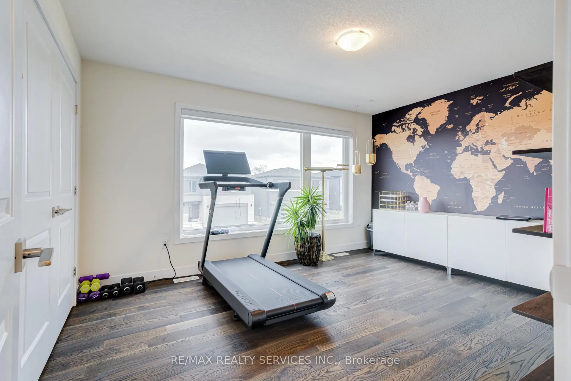Photo 36 of 182 Klein Circle, Hamilton, Meadowlands — HOMEH