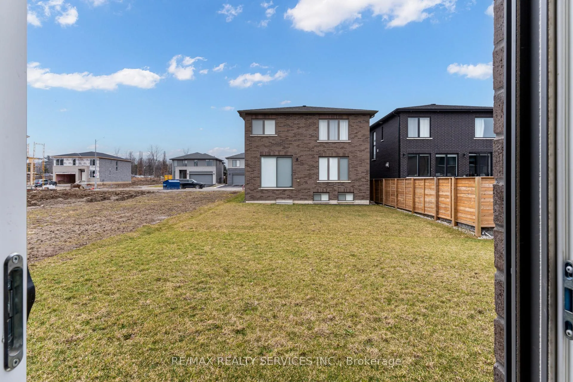 Photo 41 of 182 Klein Circle, Hamilton, Meadowlands — HOMEH
