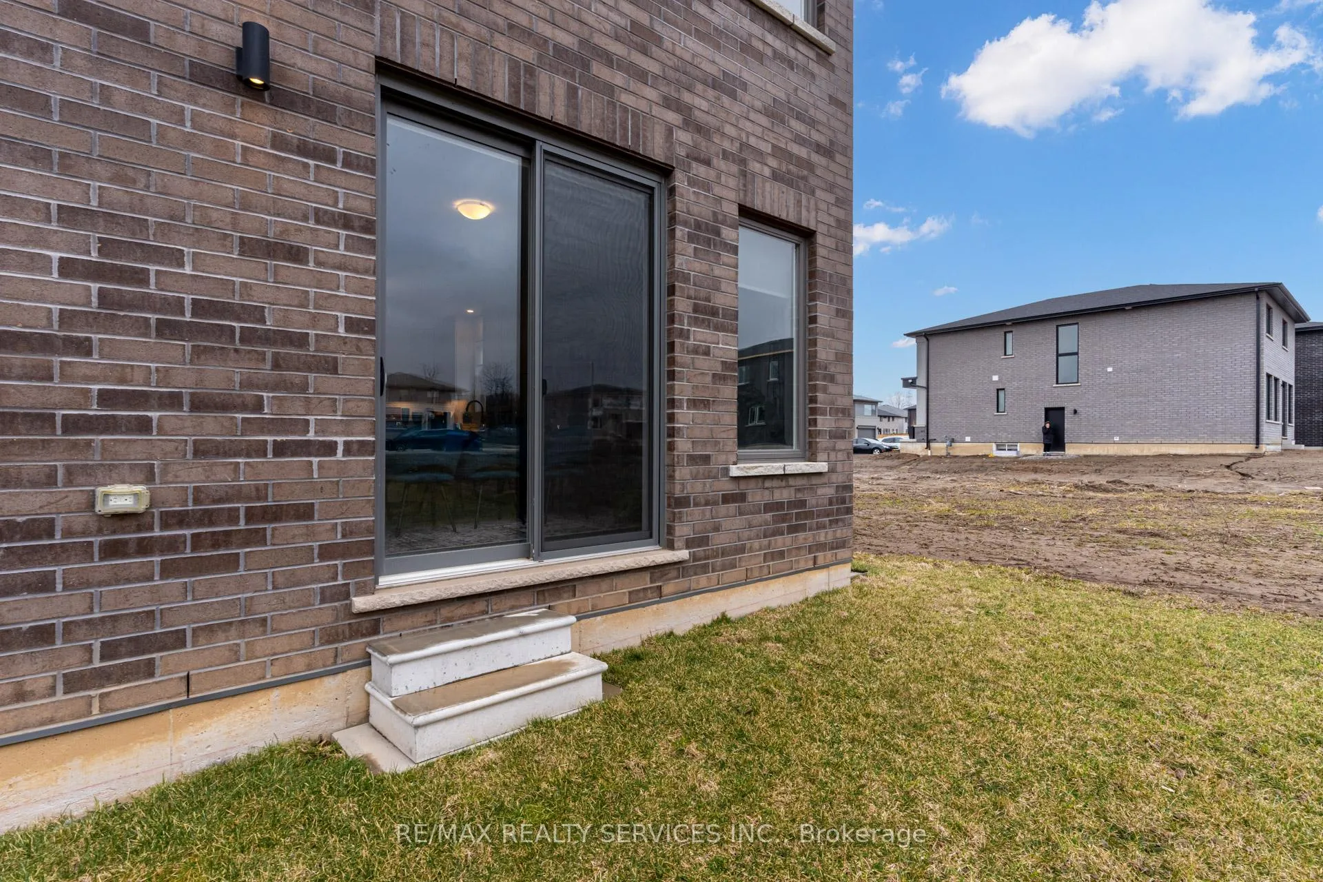 Photo 43 of 182 Klein Circle, Hamilton, Meadowlands — HOMEH