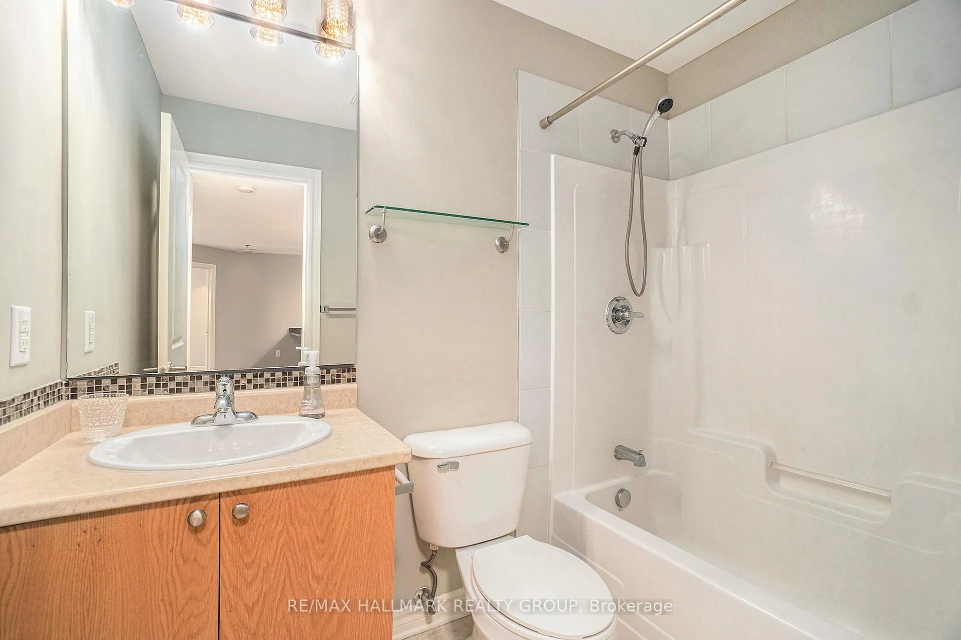 Photo 16 of Unit 211, 151 Potts Private, Ottawa, Notting Hill/Summerside — HOMEH