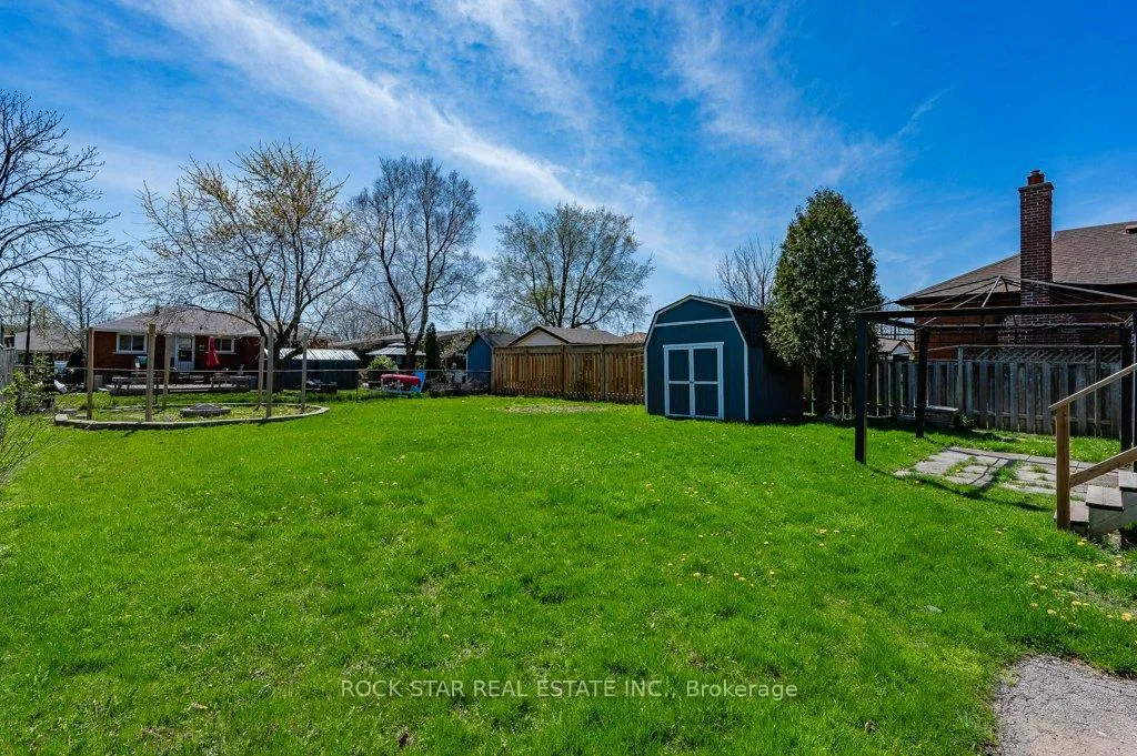 Photo 38 of 830 Mohawk Road E, Hamilton, Berrisfield — HOMEH