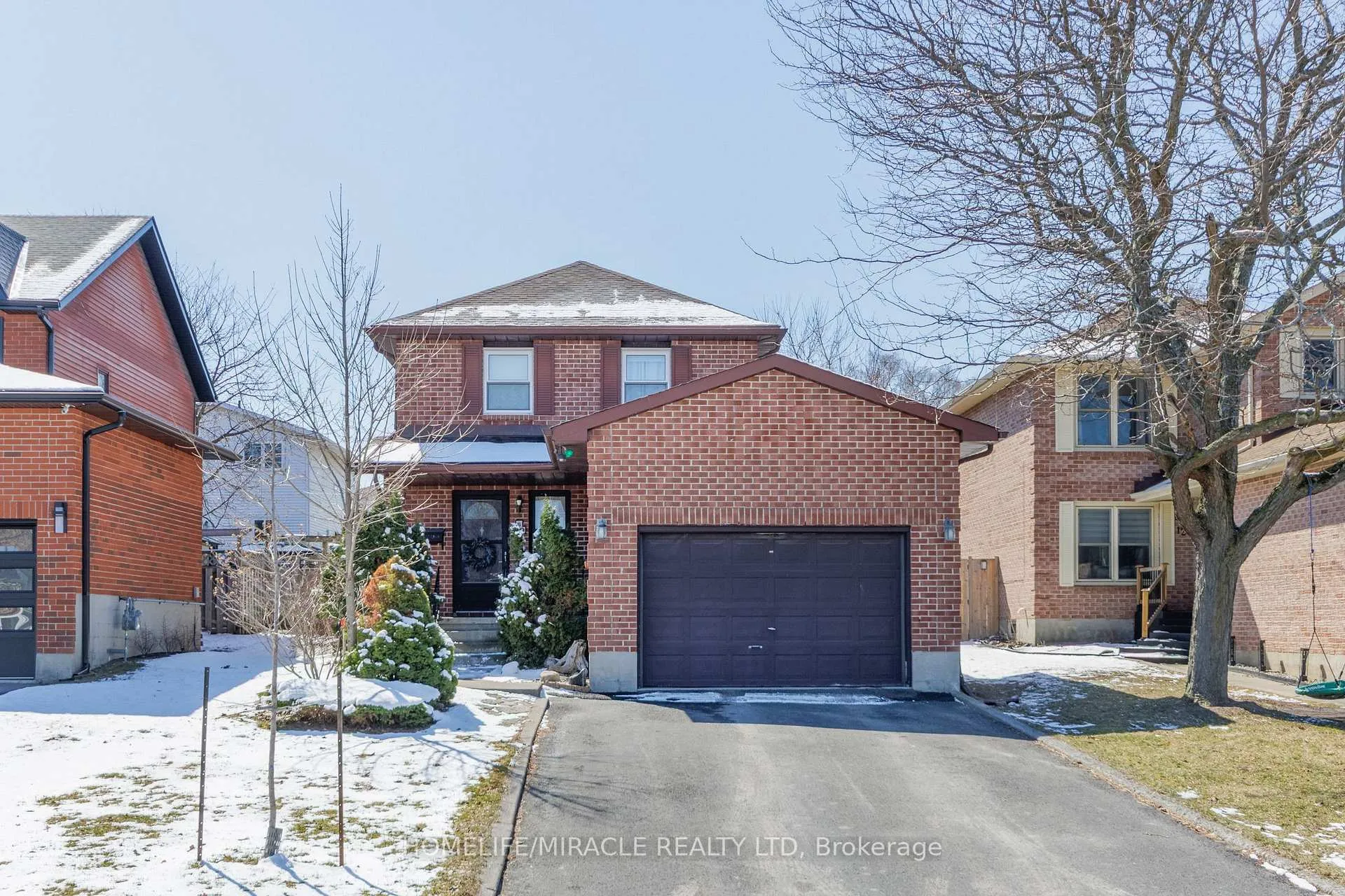 Front of 10 Balmoral Court