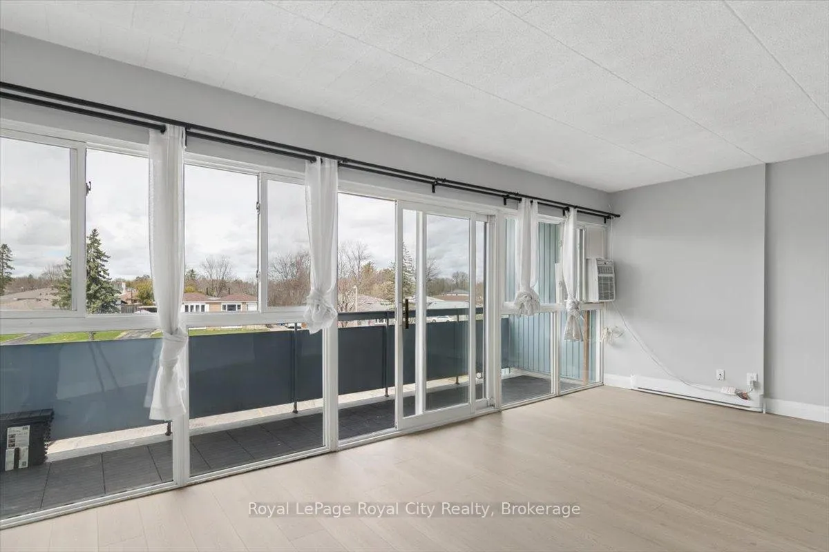Photo 7 of Unit 512, 91 Conroy Crescent, Guelph, Dovercliffe Park/Old University — HOMEH