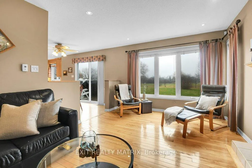 Photo 6 of 4717 McNeely Road, Ottawa, Sarsfield/Bearbrook — HOMEH