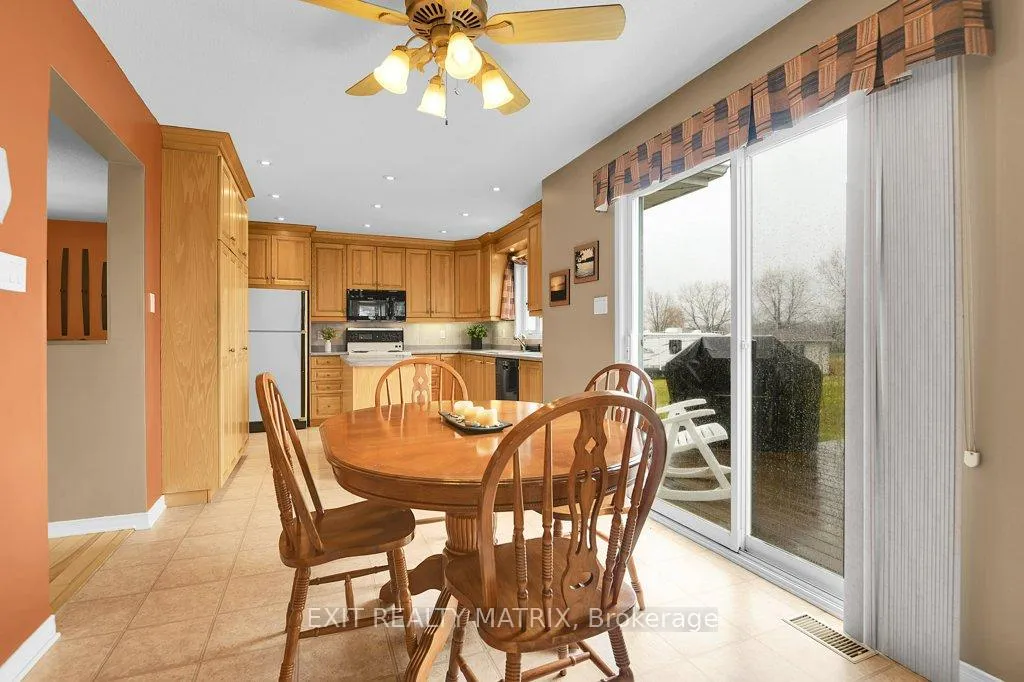 Photo 8 of 4717 McNeely Road, Ottawa, Sarsfield/Bearbrook — HOMEH
