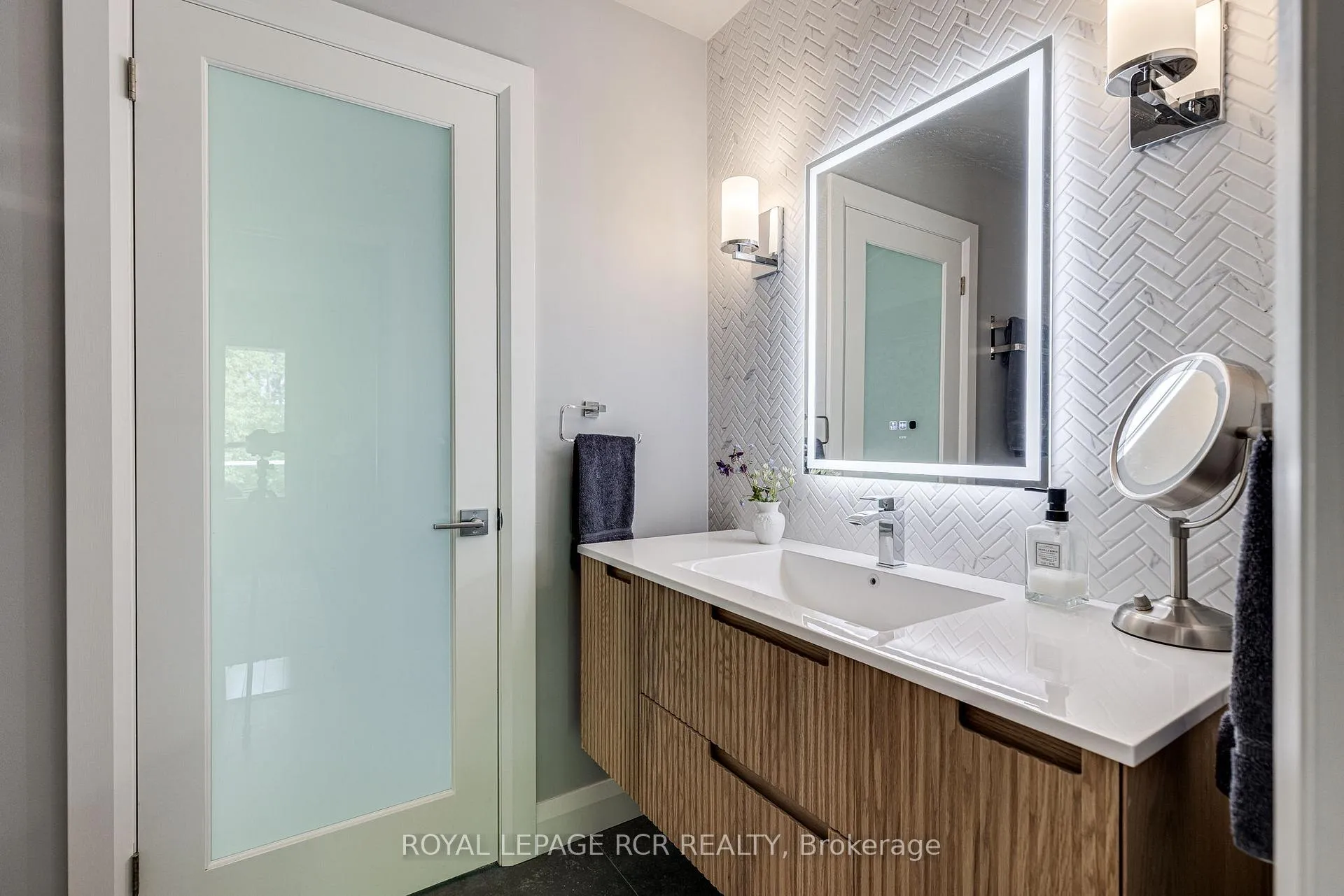 Photo 16 of 1 Lormik Drive, Uxbridge, Rural Uxbridge — HOMEH