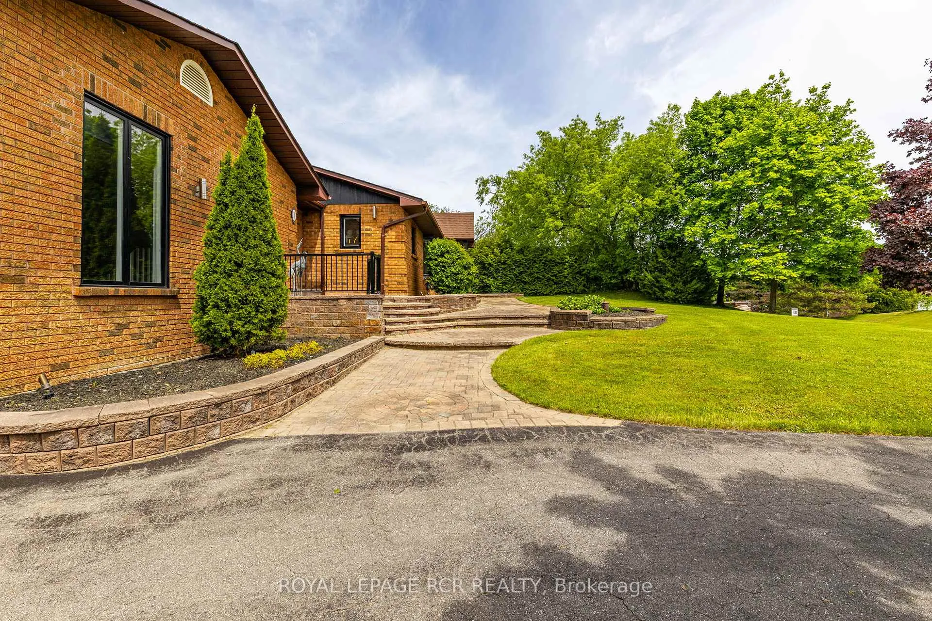 Photo 47 of 1 Lormik Drive, Uxbridge, Rural Uxbridge — HOMEH