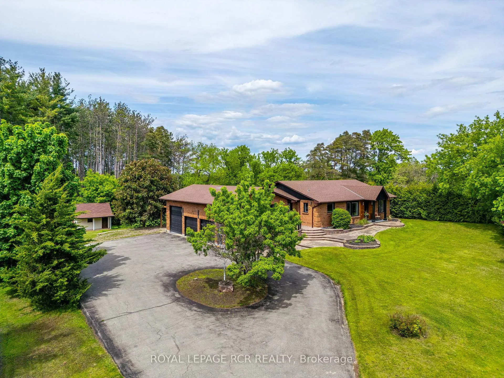 Photo 48 of 1 Lormik Drive, Uxbridge, Rural Uxbridge — HOMEH