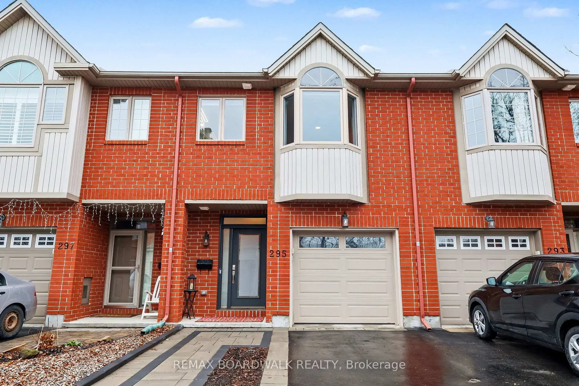 Photo 2 of 295 Meilleur Private, Ottawa, Vanier — HOMEH
