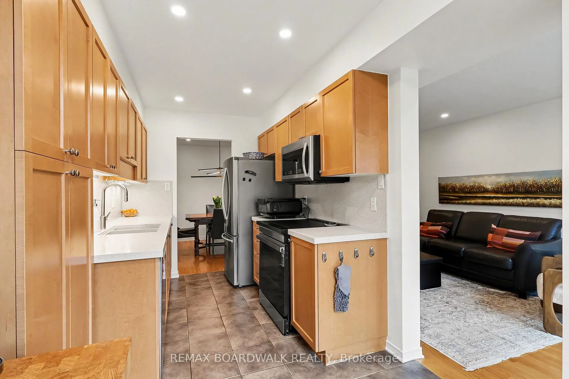 Photo 14 of 295 Meilleur Private, Ottawa, Vanier — HOMEH