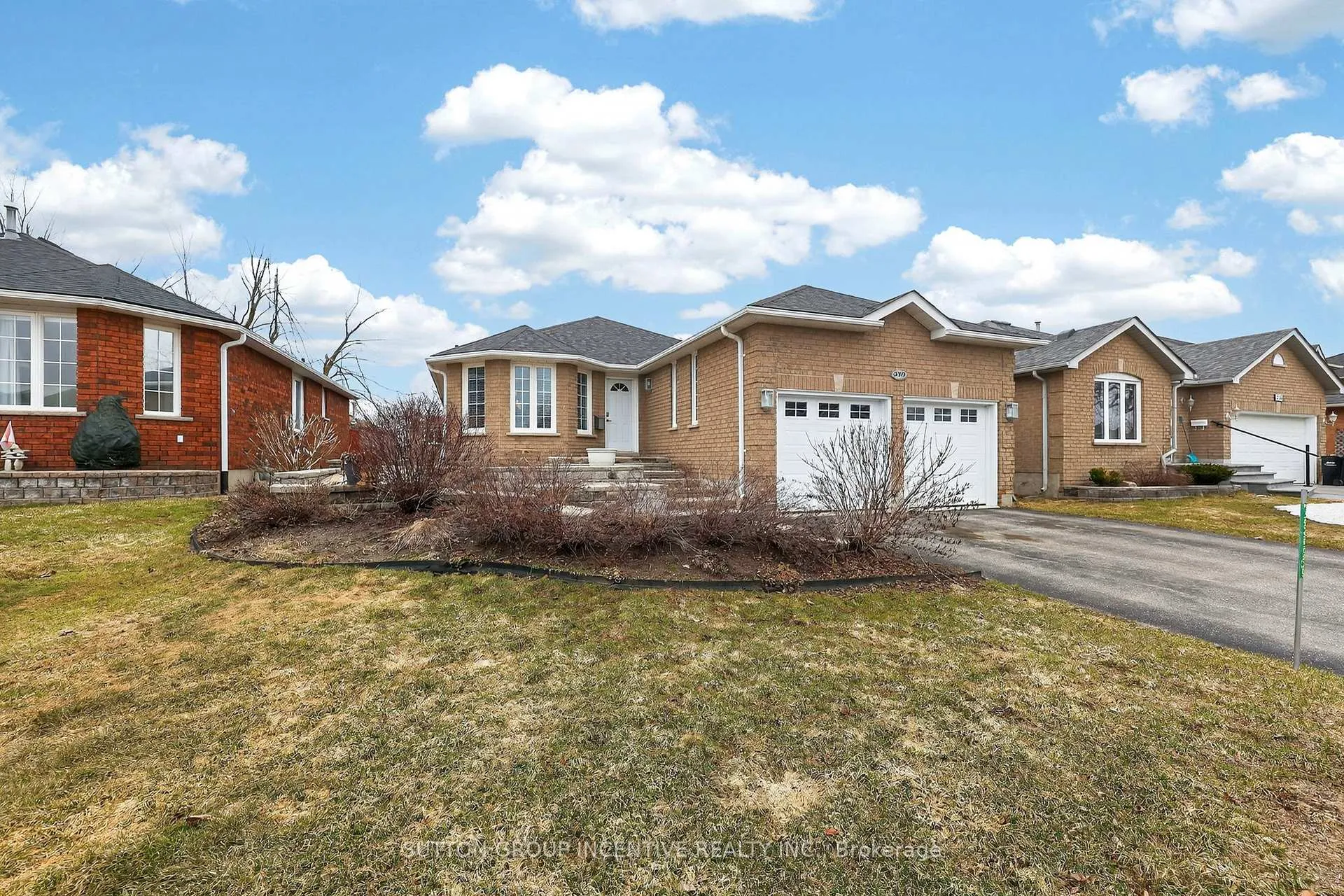 Photo 3 of 350 Cundles Road W, Barrie, Northwest — HOMEH