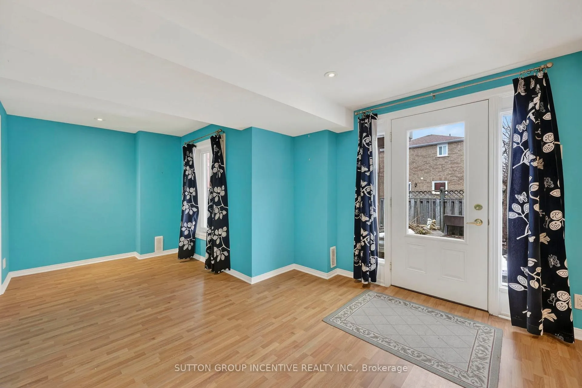 Photo 38 of 350 Cundles Road W, Barrie, Northwest — HOMEH