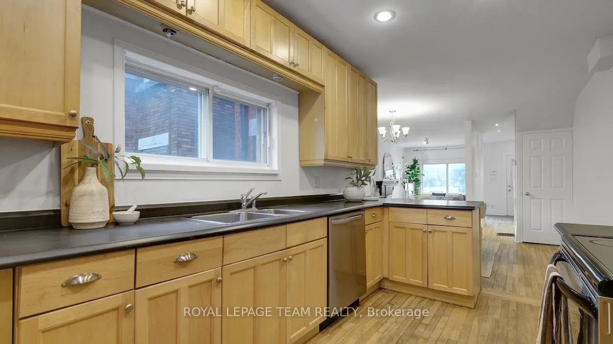 Photo 20 of 43 Beverley Avenue, Ottawa, Hintonburg — HOMEH