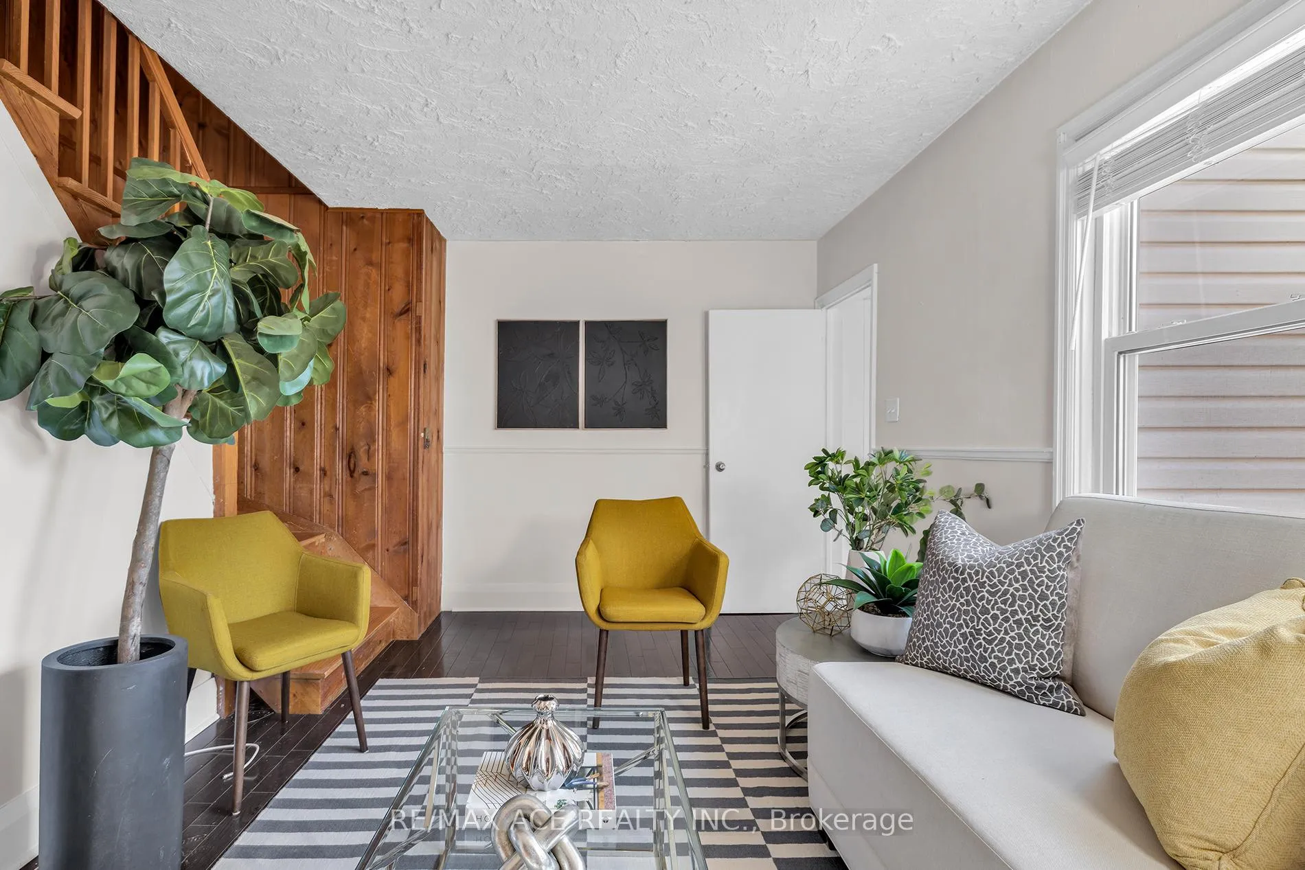 Photo 11 of 54 S Woodrow Boulevard, Scarborough, Birchcliffe-Cliffside — HOMEH