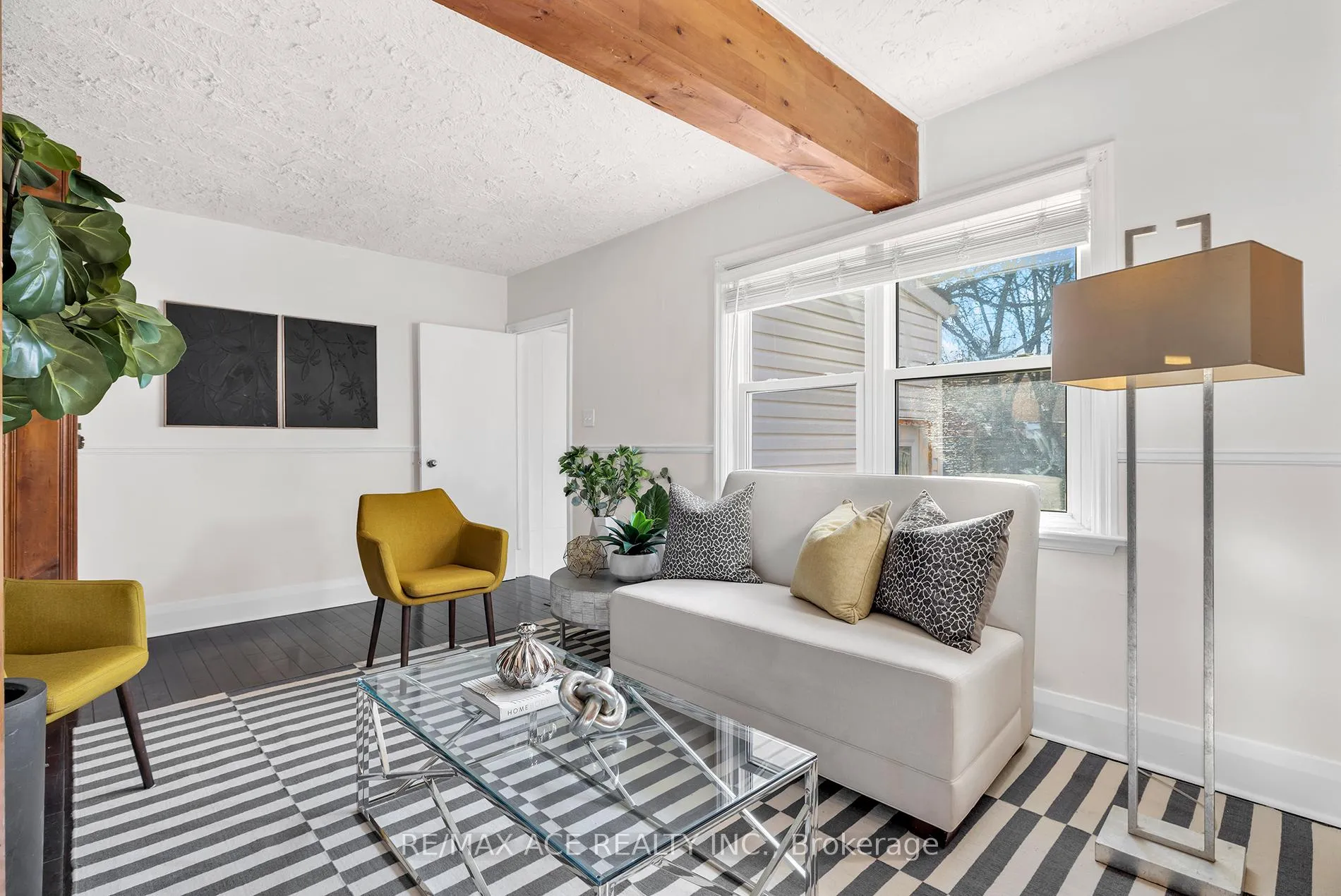 Photo 12 of 54 S Woodrow Boulevard, Scarborough, Birchcliffe-Cliffside — HOMEH