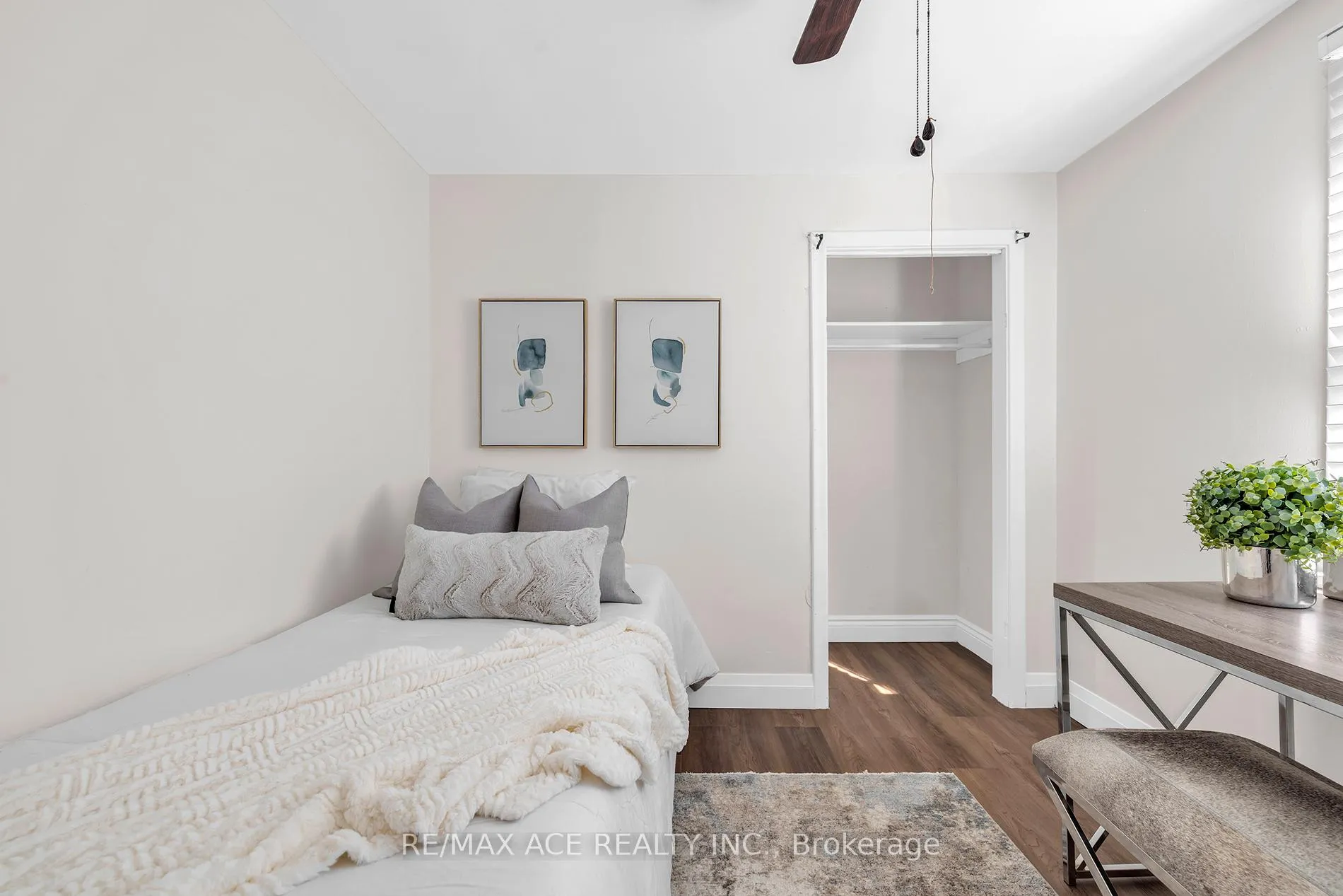 Photo 25 of 54 S Woodrow Boulevard, Scarborough, Birchcliffe-Cliffside — HOMEH