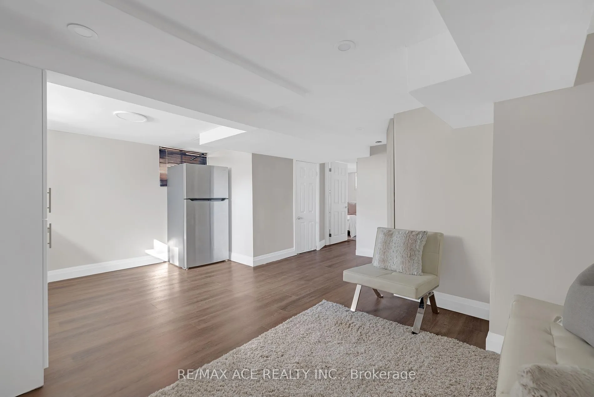 Photo 30 of 54 S Woodrow Boulevard, Scarborough, Birchcliffe-Cliffside — HOMEH