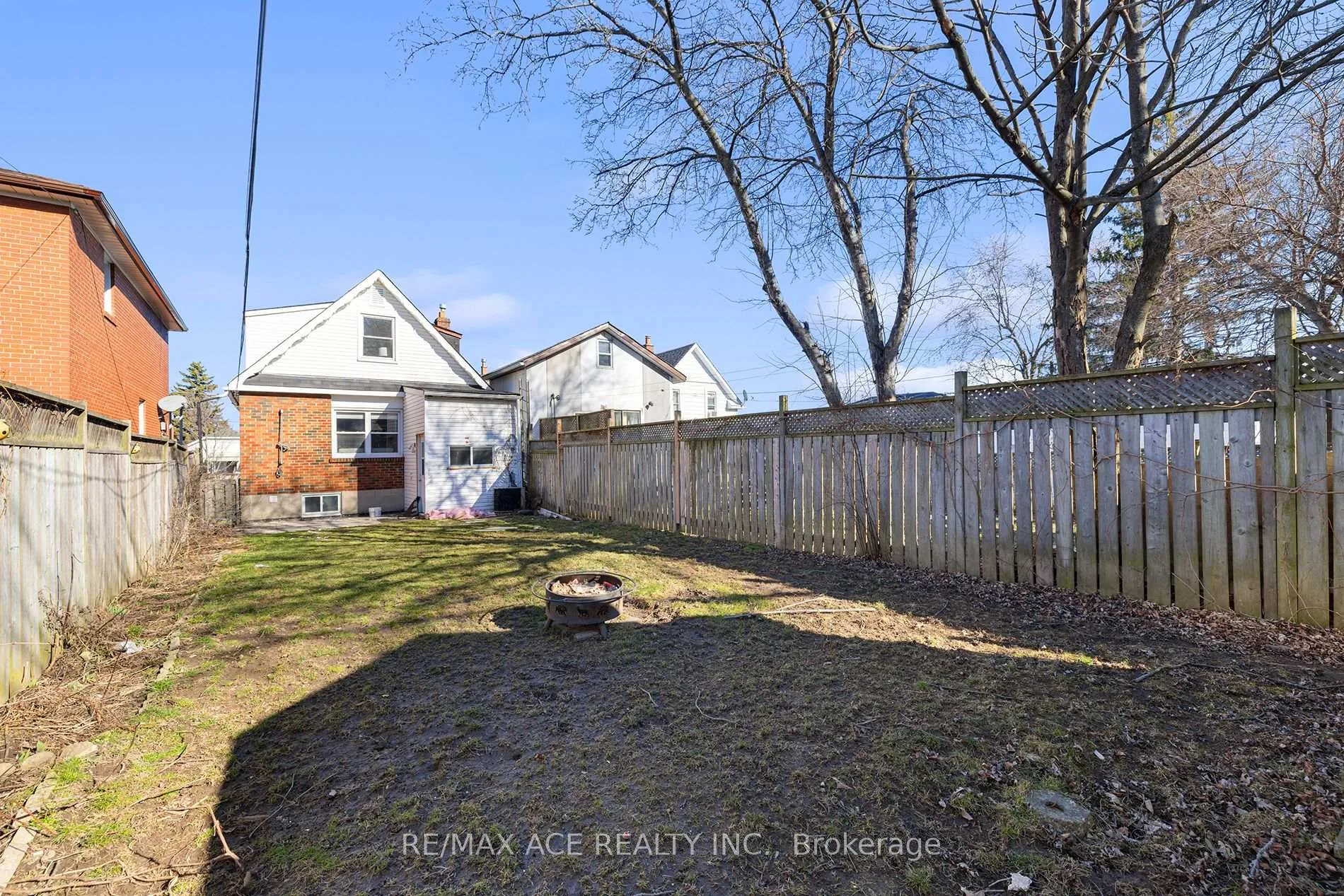 Photo 38 of 54 S Woodrow Boulevard, Scarborough, Birchcliffe-Cliffside — HOMEH