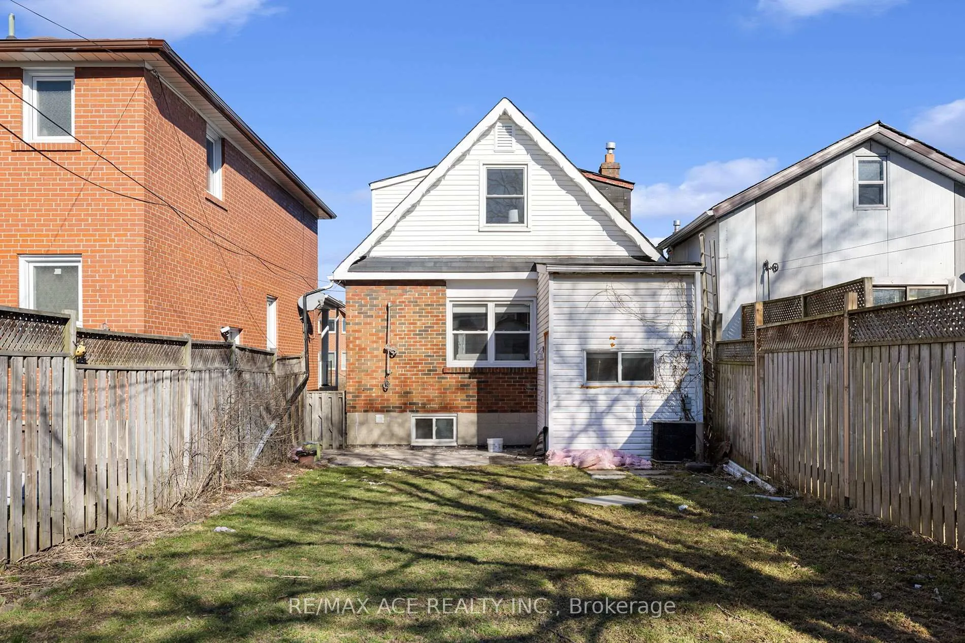 Photo 39 of 54 S Woodrow Boulevard, Scarborough, Birchcliffe-Cliffside — HOMEH