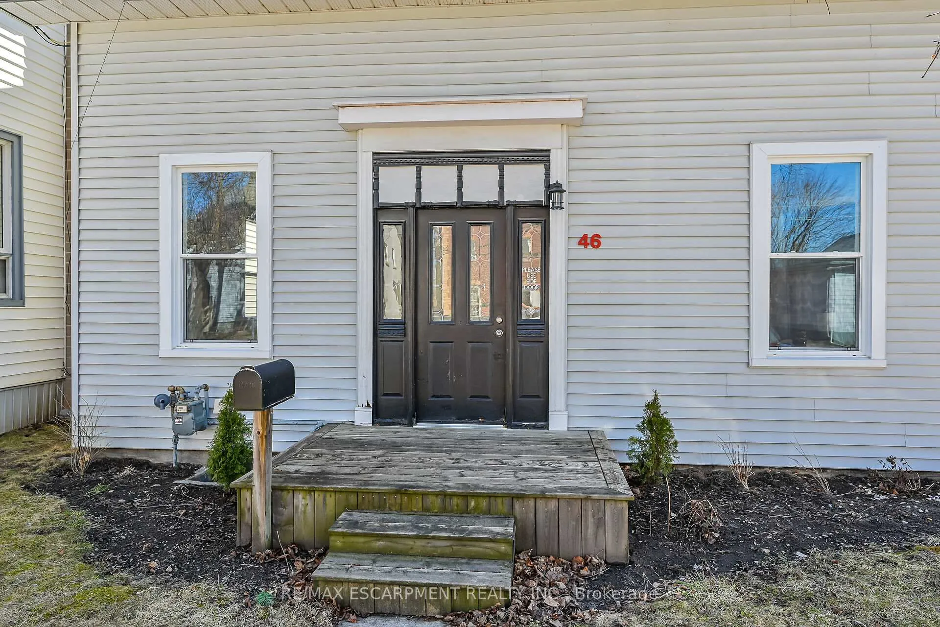 Photo 3 of 46 Walnut Street, Brantford — HOMEH