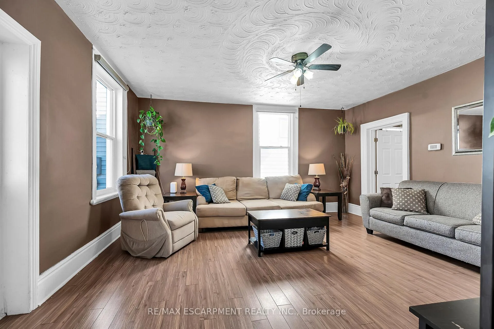 Photo 7 of 46 Walnut Street, Brantford — HOMEH