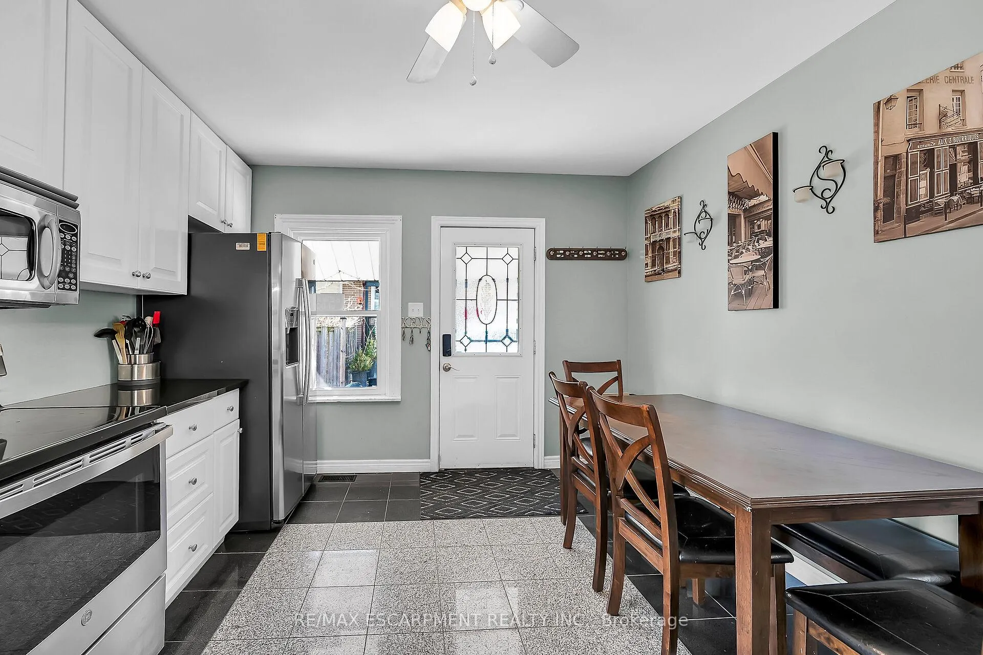 Photo 12 of 46 Walnut Street, Brantford — HOMEH