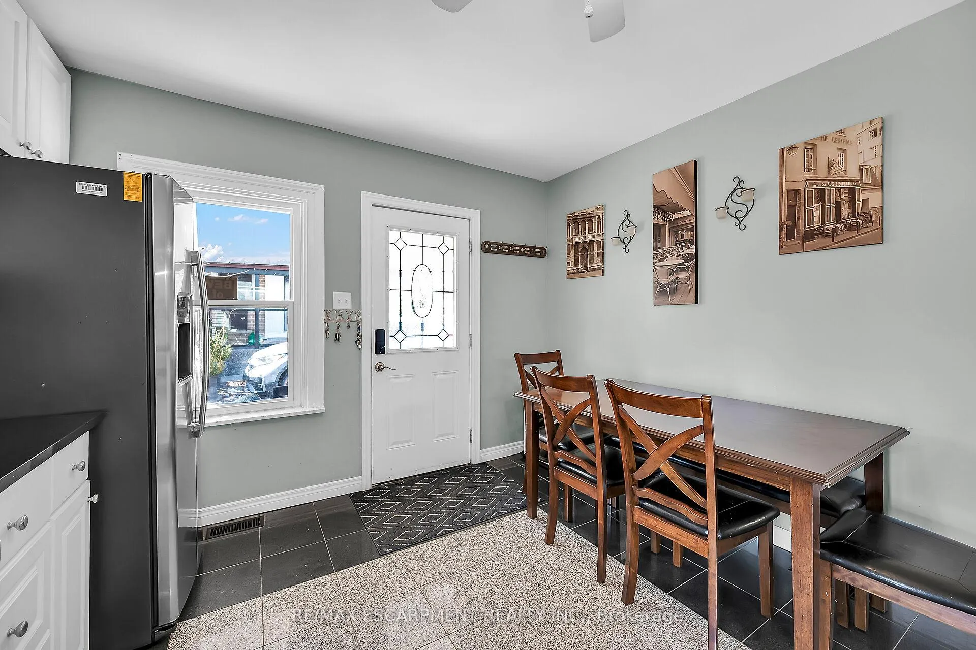 Photo 14 of 46 Walnut Street, Brantford — HOMEH