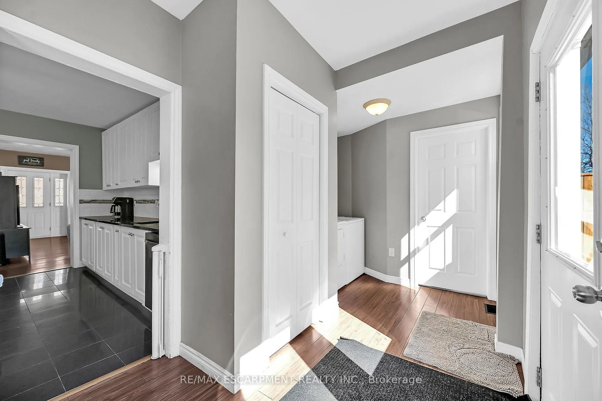 Photo 19 of 46 Walnut Street, Brantford — HOMEH
