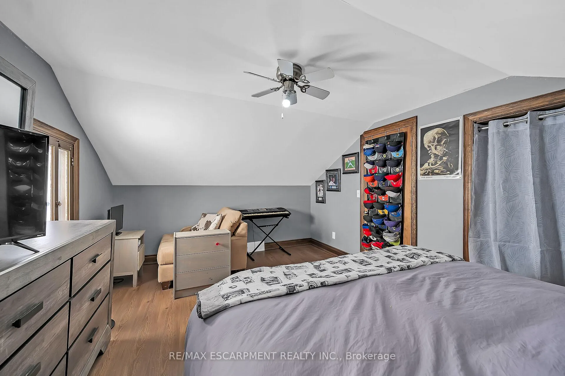 Photo 29 of 46 Walnut Street, Brantford — HOMEH