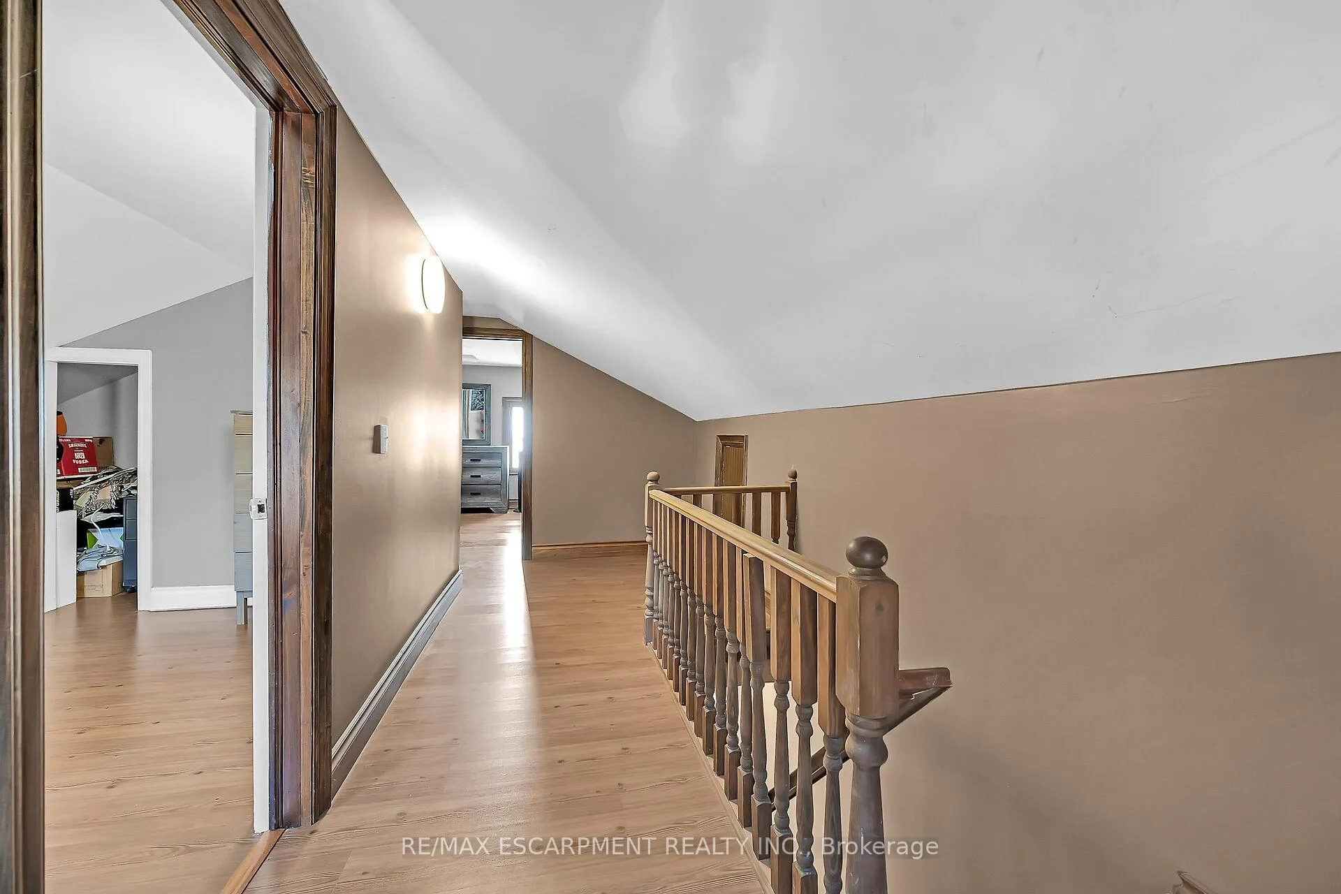 Photo 31 of 46 Walnut Street, Brantford — HOMEH
