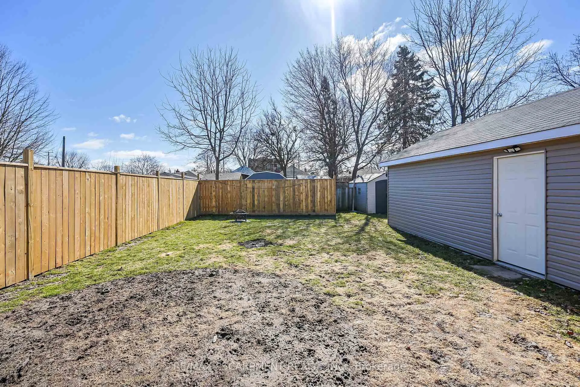 Photo 37 of 46 Walnut Street, Brantford — HOMEH