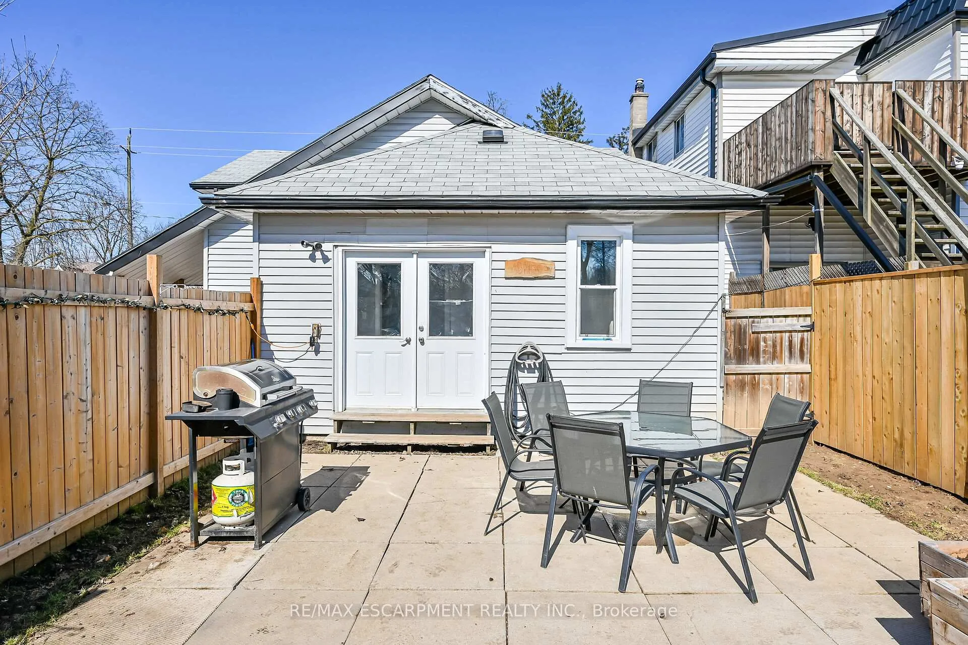 Photo 38 of 46 Walnut Street, Brantford — HOMEH