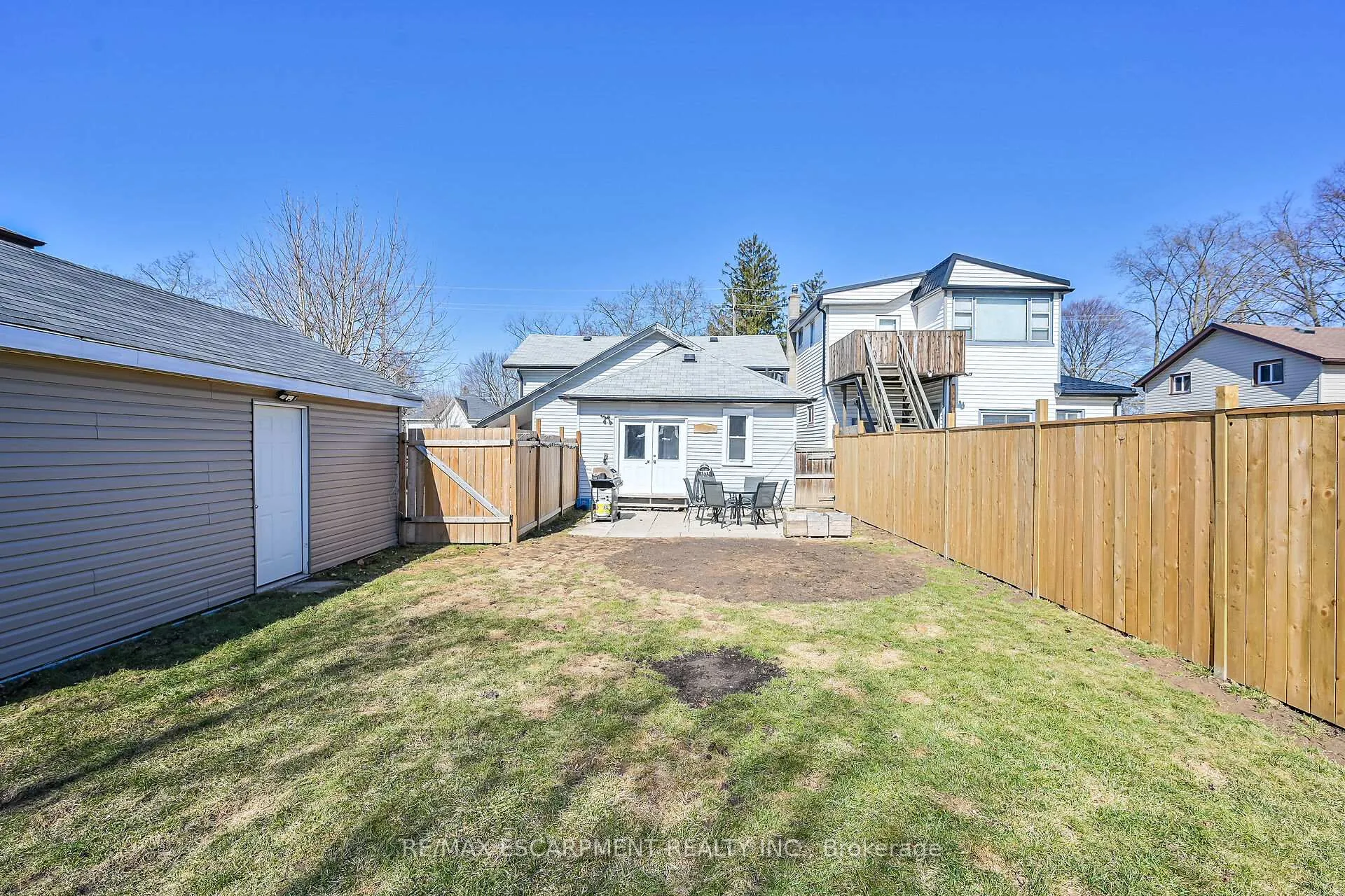 Photo 40 of 46 Walnut Street, Brantford — HOMEH