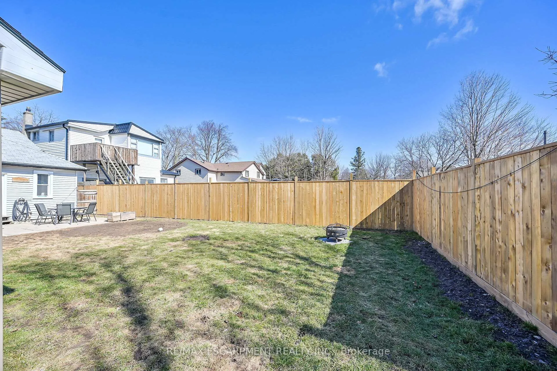 Photo 42 of 46 Walnut Street, Brantford — HOMEH