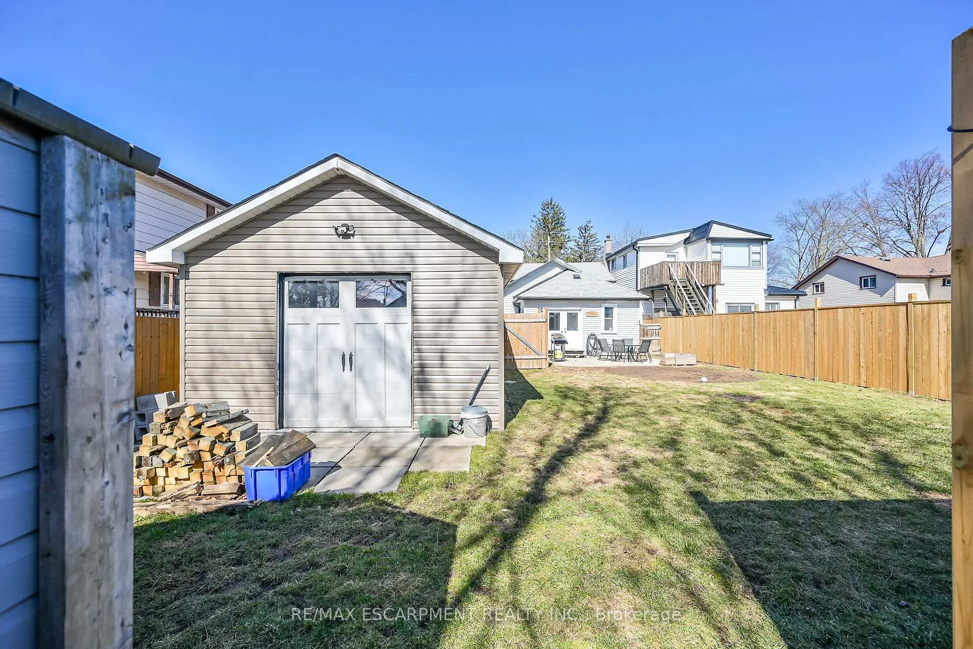 Photo 44 of 46 Walnut Street, Brantford — HOMEH