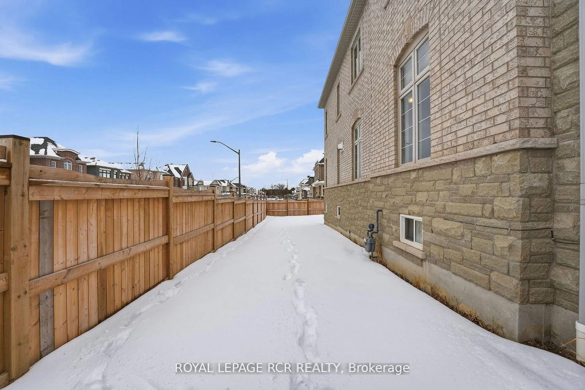 Photo 34 of 20 Morley Crescent, Whitby, Rolling Acres — HOMEH