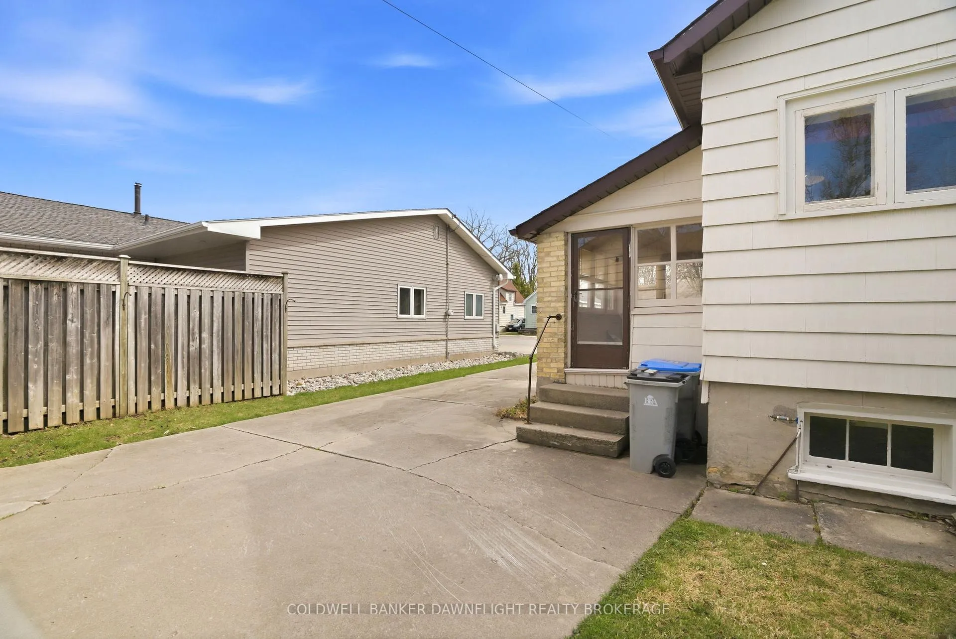 Photo 36 of 80 Sanders Street W, South Huron, Exeter — HOMEH