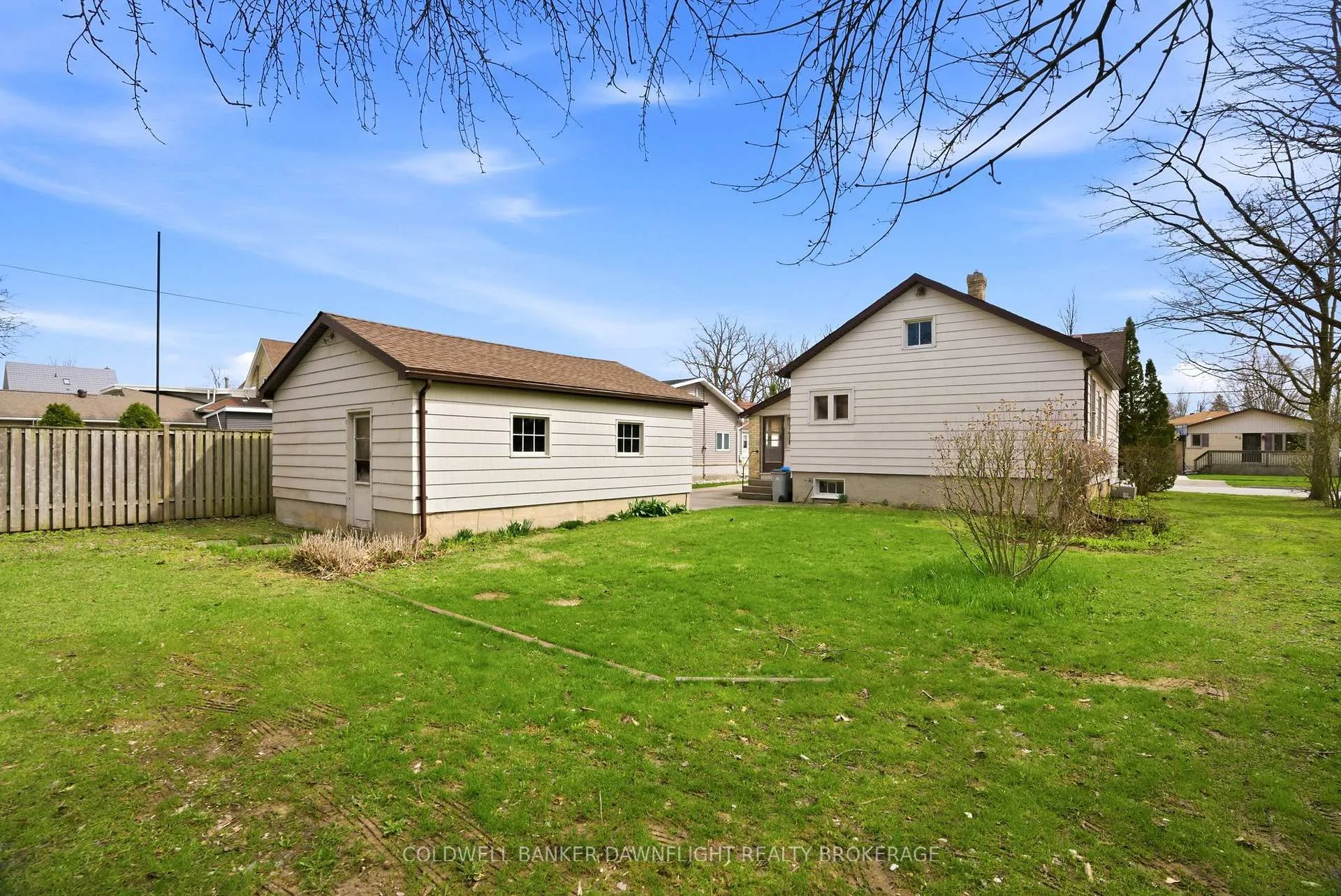 Photo 40 of 80 Sanders Street W, South Huron, Exeter — HOMEH
