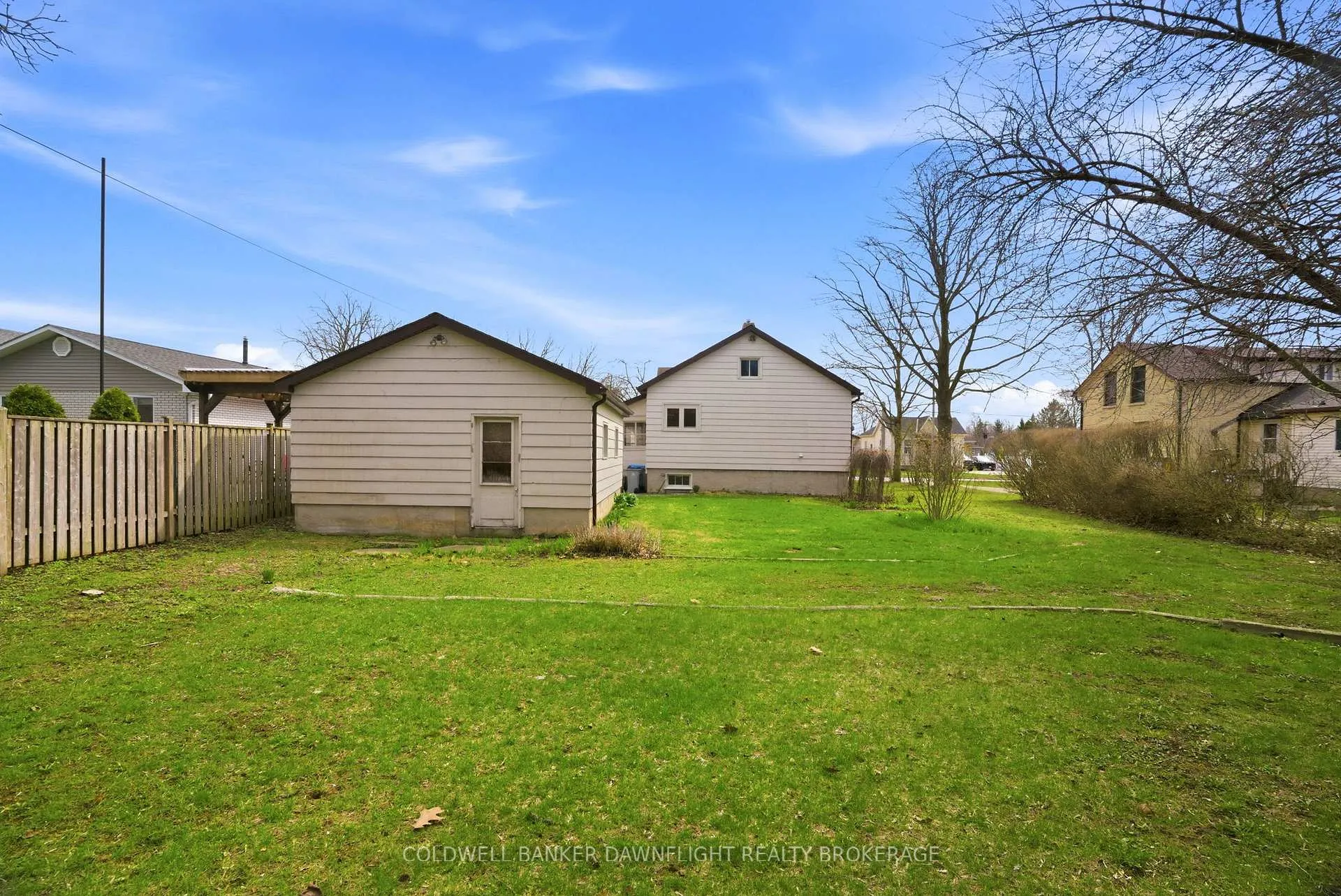 Photo 41 of 80 Sanders Street W, South Huron, Exeter — HOMEH