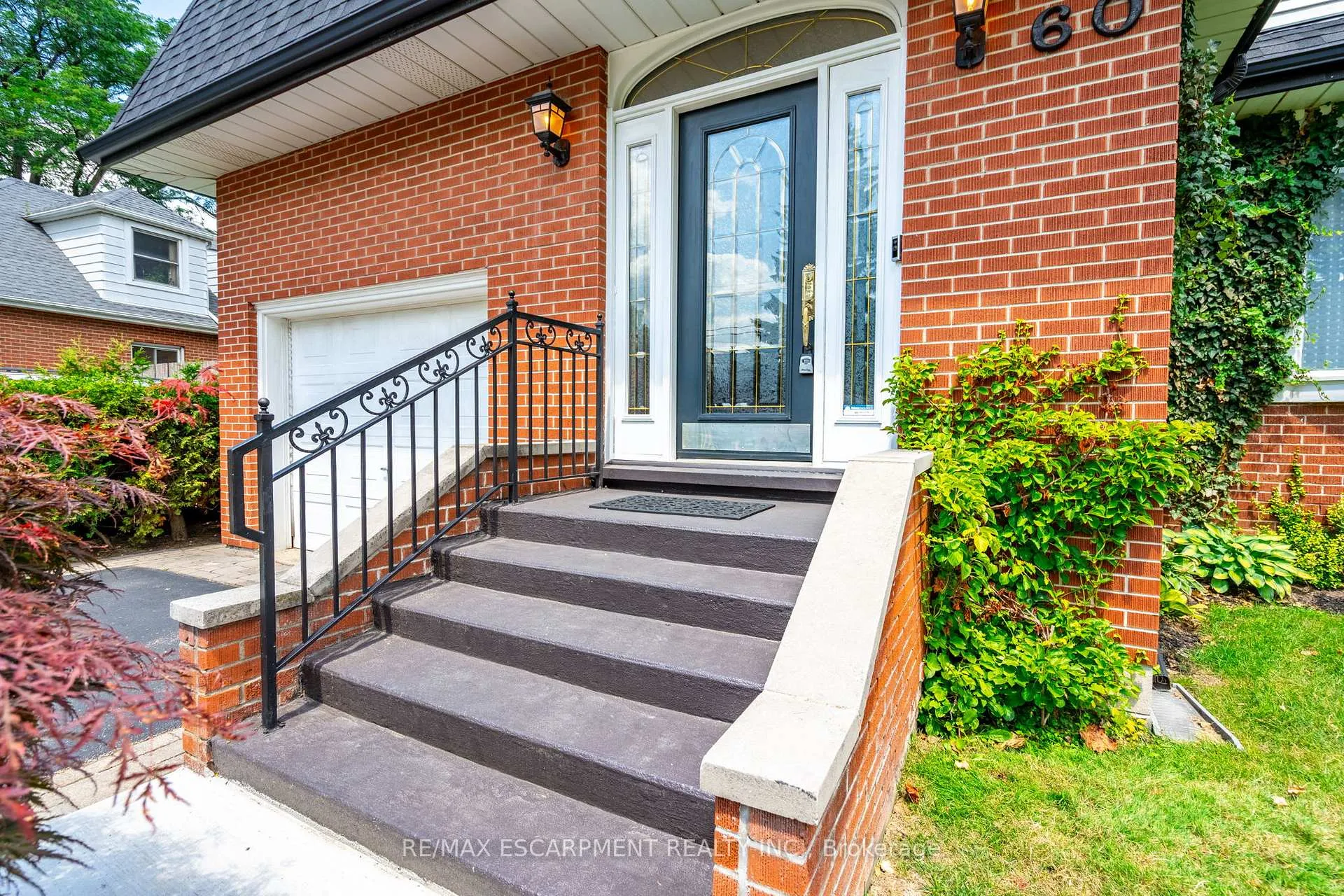 Photo 4 of 60 Inverness Avenue W, Hamilton, Southam — HOMEH