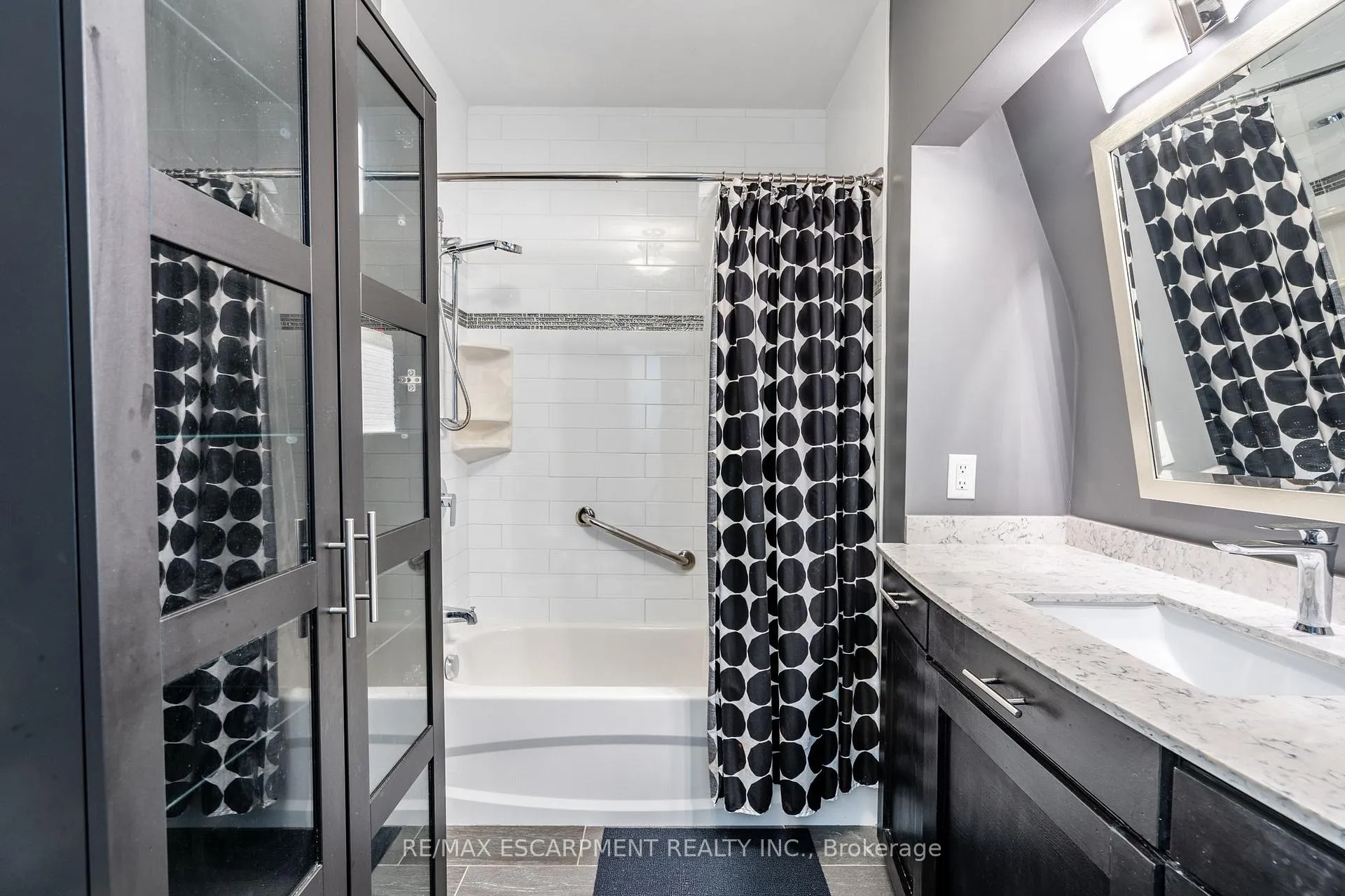 Photo 31 of 60 Inverness Avenue W, Hamilton, Southam — HOMEH
